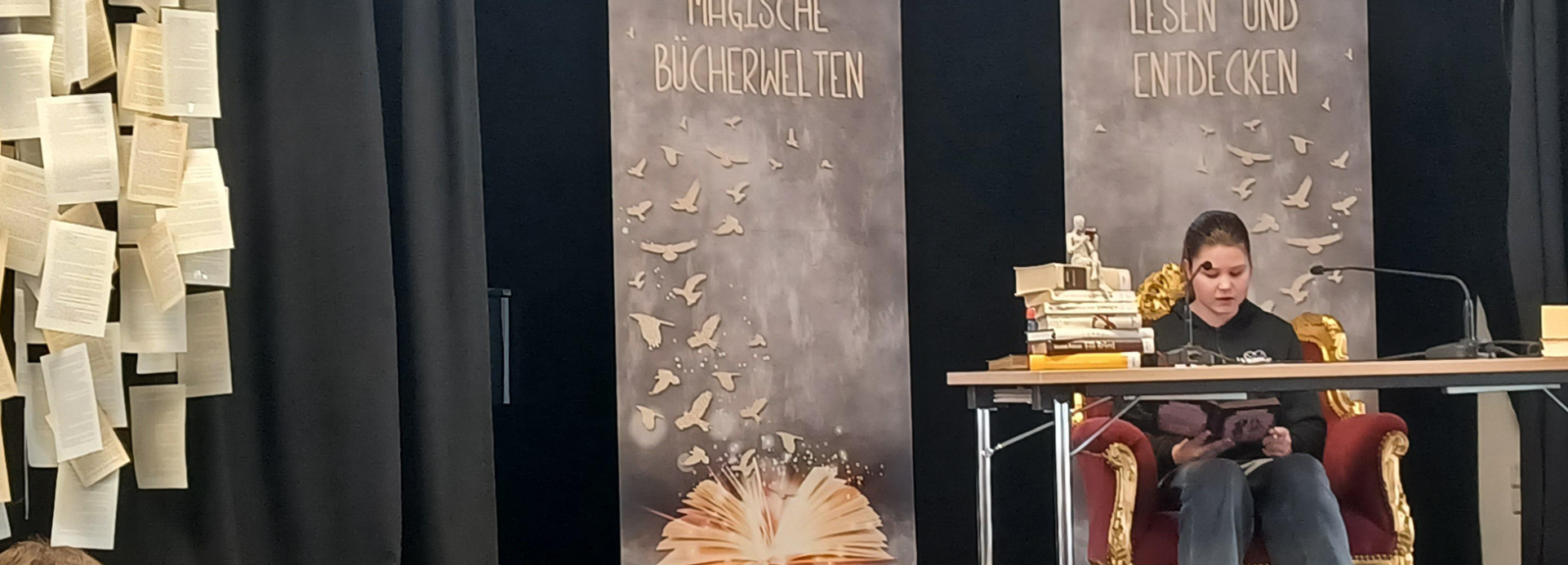 Mathilde beim Kreisentscheid des Vorlesewettbewerbs